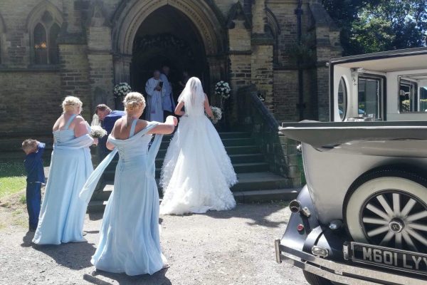 best wedding car hire prices in Chesterfield, Sheffield, Derbyshire and Mansfield.