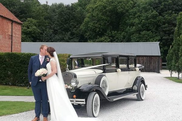 best wedding car hire prices in Chesterfield, Sheffield, Derbyshire and Mansfield.